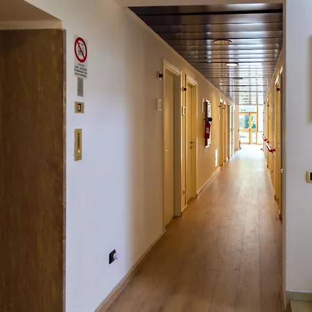 Ciaomi - Hostel&long - Niguarda&bicocca Affittacamere 3*